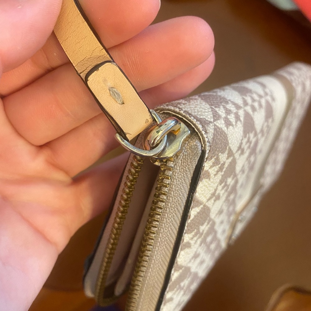 •Kate Spade• Patterned Neda Wallet - Picture 5 of 5